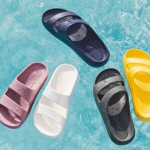 Bombas Friday Sandals